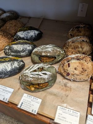 Filled Campagne breads at April and May 45 꽃피는 4월 밀익는 5월 in Busan