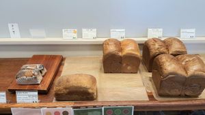 display of breads at April and May 45 꽃피는 4월 밀익는 5월 in Busan