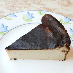 Plain Basque Cheesecake at April and May 45 꽃피는 4월 밀익는 5월 in Busan