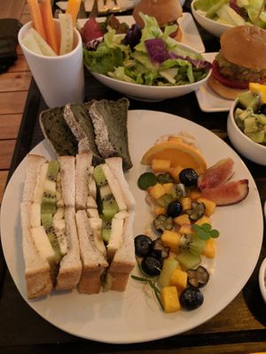 Dinner set at April and May 45 꽃피는 4월 밀익는 5월 in Busan