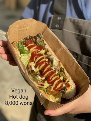 You can order it directly from the counter ~ at April and May 45 꽃피는 4월 밀익는 5월 in Busan