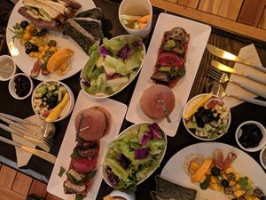 Dinner set at April and May 45 꽃피는 4월 밀익는 5월 in Busan