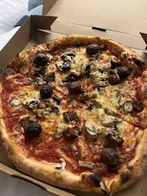 Mandrake vegan pizza  at Marrobbio in Sliema