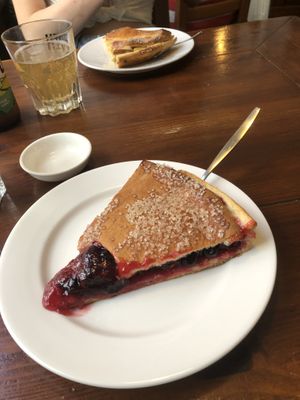 Vegan forest fruit pie!😻  at Bisschopsmolen in Maastricht