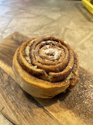 Cinnamon bun  at Gives a Fork in Geneva