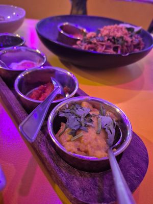 Tasty sauces at Gives a Fork in Geneva