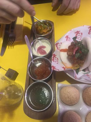 Sauces  at Gives a Fork in Geneva