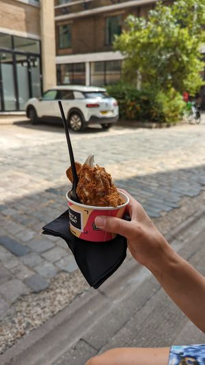   at DÁPPA in East London