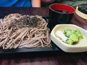 Cold buckwheat (soba) noodles with spring onions and tempura sauce at Sakura in Jackson