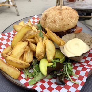 The hamburger menu 23-7-2021 at Pele Surf Shack in Hook Of Holland