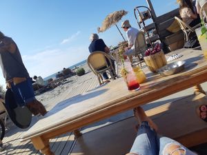 Drankje met een uitzicht at Pele Surf Shack in Hook Of Holland