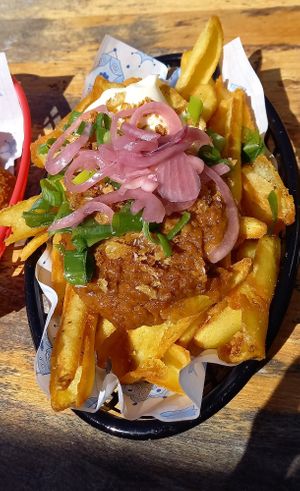 Patatje vrede at Pele Surf Shack in Hook Of Holland