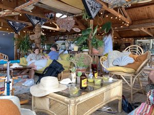 Heerlijk chill sfeertje  at Pele Surf Shack in Hook Of Holland