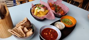 Hapjes van de snack kaart at Pele Surf Shack in Hook Of Holland