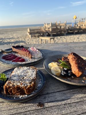 Choco banana bread, carrot cake and chocolate cake (our favorite)  at Pele Surf Shack in Hook Of Holland