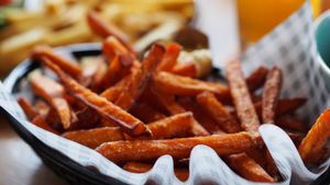 sweet potato fries at Pele Surf Shack in Hook Of Holland