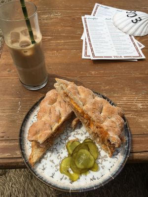 Pulled Jackfruit at Pele Surf Shack in Hook Of Holland