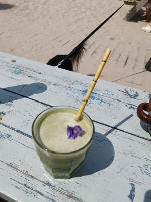 Green juice at Pele Surf Shack in Hook Of Holland