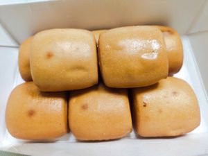 Chilli crab with buns at Greendot - Orchard in Central Singapore