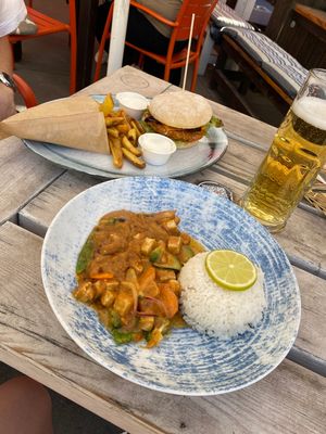 Mai tai curry und crunch chicken burger   at Urban Kitchen in Heidelberg