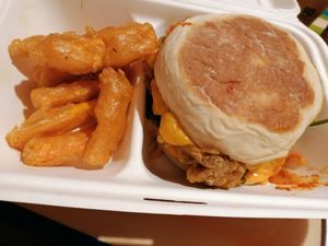Kimchi burger at O Gambuzino in Lisbon