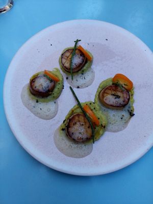 Scallops at O Gambuzino in Lisbon