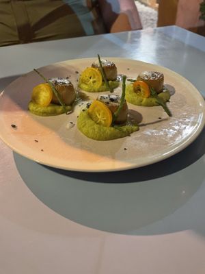 King trumpet mushroom scallops  at O Gambuzino in Lisbon