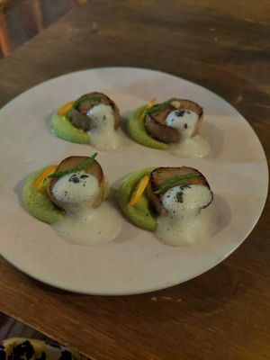 "Vieiras" (king trumpet 'scallops') at O Gambuzino in Lisbon