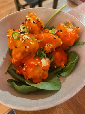 Cauliflower with gochujang sauce at O Gambuzino in Lisbon