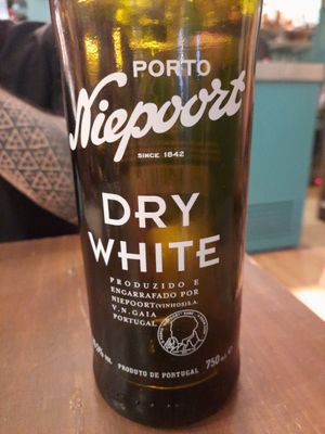 Port wine white at O Gambuzino in Lisbon