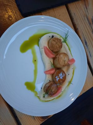 Vieiras at O Gambuzino in Lisbon