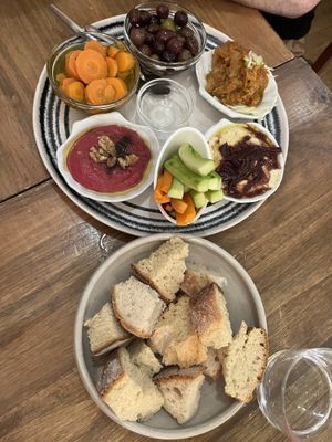 We also had this starter. Everything was really good but I have to highlight that both hummos was unreal. My husband usually don’t like hummos and he loved it  at O Gambuzino in Lisbon