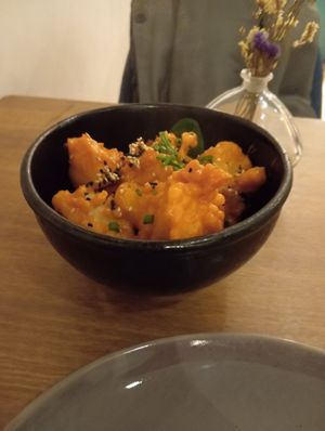 Couve-flor Gochujang at O Gambuzino in Lisbon