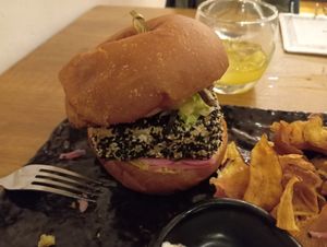 Burger da semana (tofu) at O Gambuzino in Lisbon