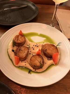 “Scallops"  at O Gambuzino in Lisbon