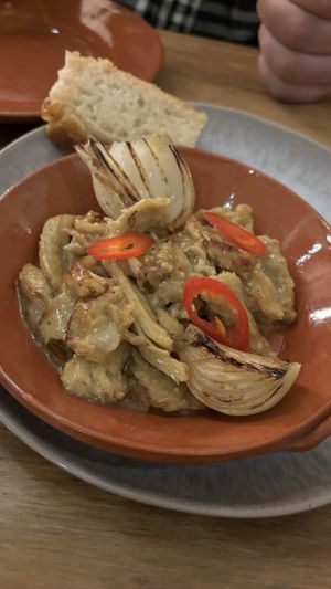 Garlicky seitan strips   at O Gambuzino in Lisbon