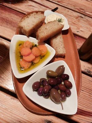 Couvert at O Gambuzino in Lisbon