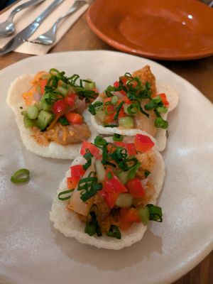 Kimchi crackers at O Gambuzino in Lisbon