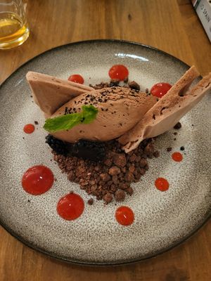  at O Gambuzino in Lisbon