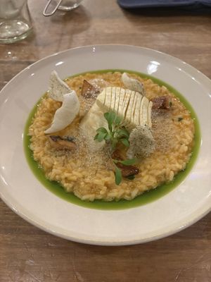 Sea rice with celeriac and king oyster mushrooms, coriander oil  at O Gambuzino in Lisbon