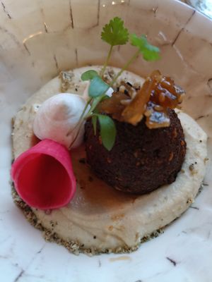 Broad bean falafel at O Gambuzino in Lisbon