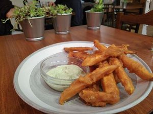 Tempura sweet potato fries at O Gambuzino in Lisbon