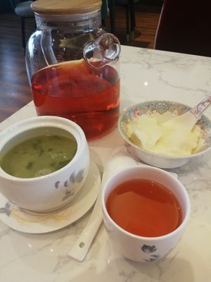 tea, soup, and yak yoghurt at Dé Lái Xī SùShí 德来兮素食 in Kangding