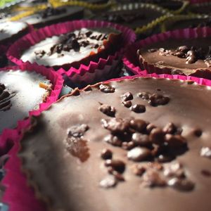 Chocolate bonbon chocolate with paçoca at Gauri Cafe in Sao Paulo