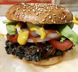 Hamburguesa de frijol 🍔🍔🍔 at Waicura in Loreto