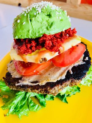 Avocado Bun Burger 🥑 🍔 🔥  at Waicura in Loreto