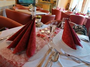 Tischdeko zum Geburtstag at Holzschuh's Schwarzwaldhotel in Baiersbronn