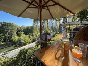 Nice outdoor Biergarten at The Yodelin in Leavenworth