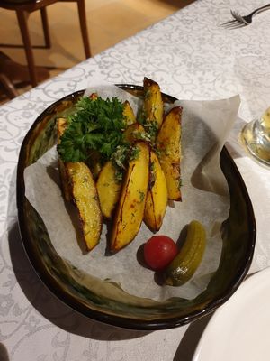 Rustic potatoes at Ayvan in Bukhara