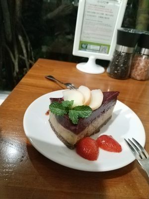 mulberry with lemon raw cake at 諦 Veganism 共響空間- Dì Chún Sù Zhǔyì in Taipei